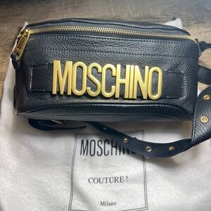 Moschino Elegant Black and Gold Handbag